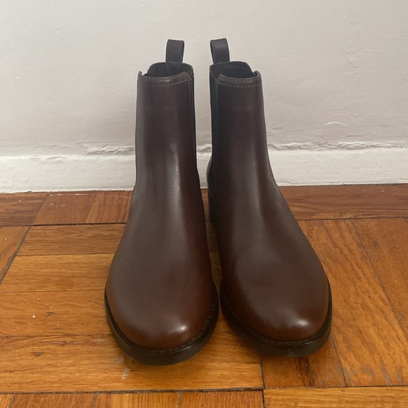 Never Worn Coach Maeve Brown Leather Chelsea Boot - Picture 2 of 8